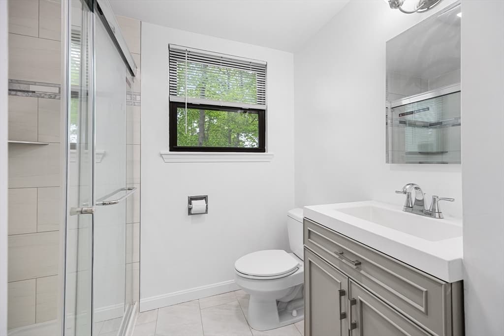Condominium at 8 Jackson St # C4, Quincy MA 02169, photo 11 of 26