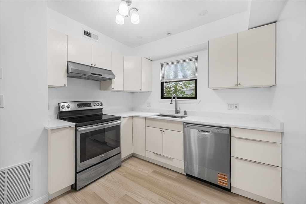 Condominium at 8 Jackson St # C4, Quincy MA 02169, photo 8 of 26