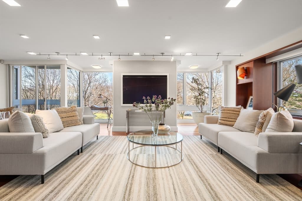 Condominium at 975 Memorial Drive # 406, Cambridge MA 02138, Cambridge, photo 2 of 39