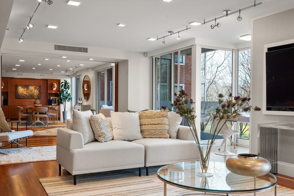 Condominium at 975 Memorial Drive # 406, Cambridge MA 02138, Cambridge, photo 12 of 39