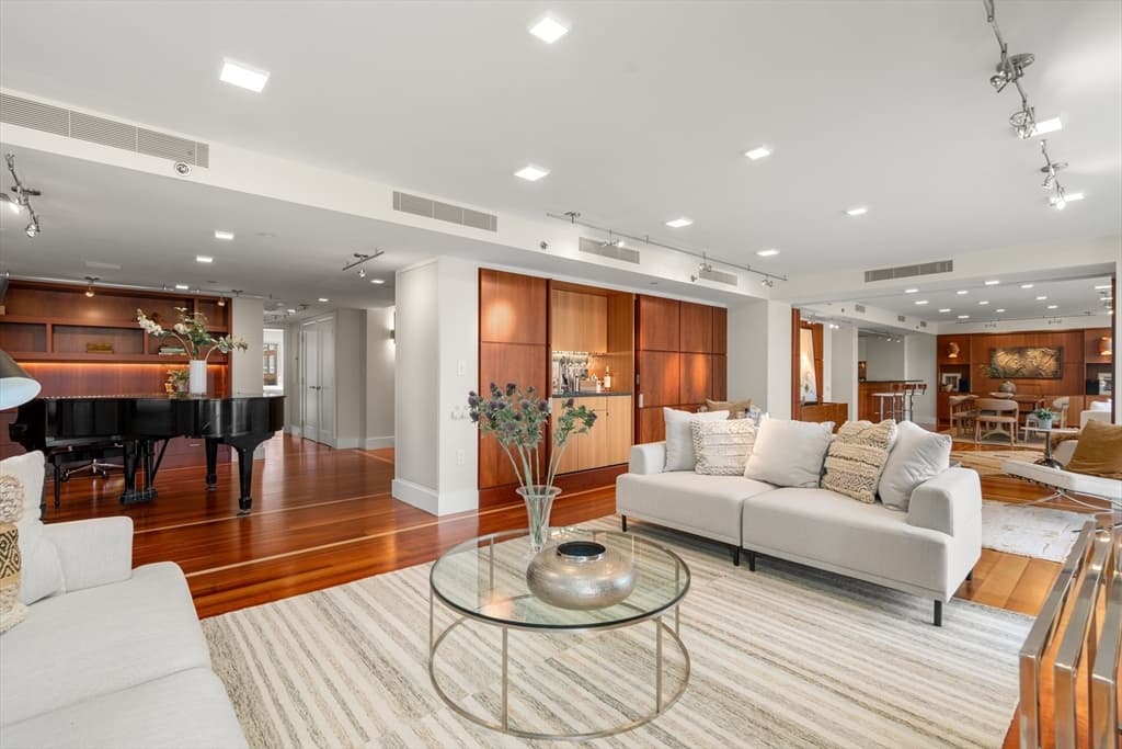 Condominium at 975 Memorial Drive # 406, Cambridge MA 02138, Cambridge, photo 4 of 39