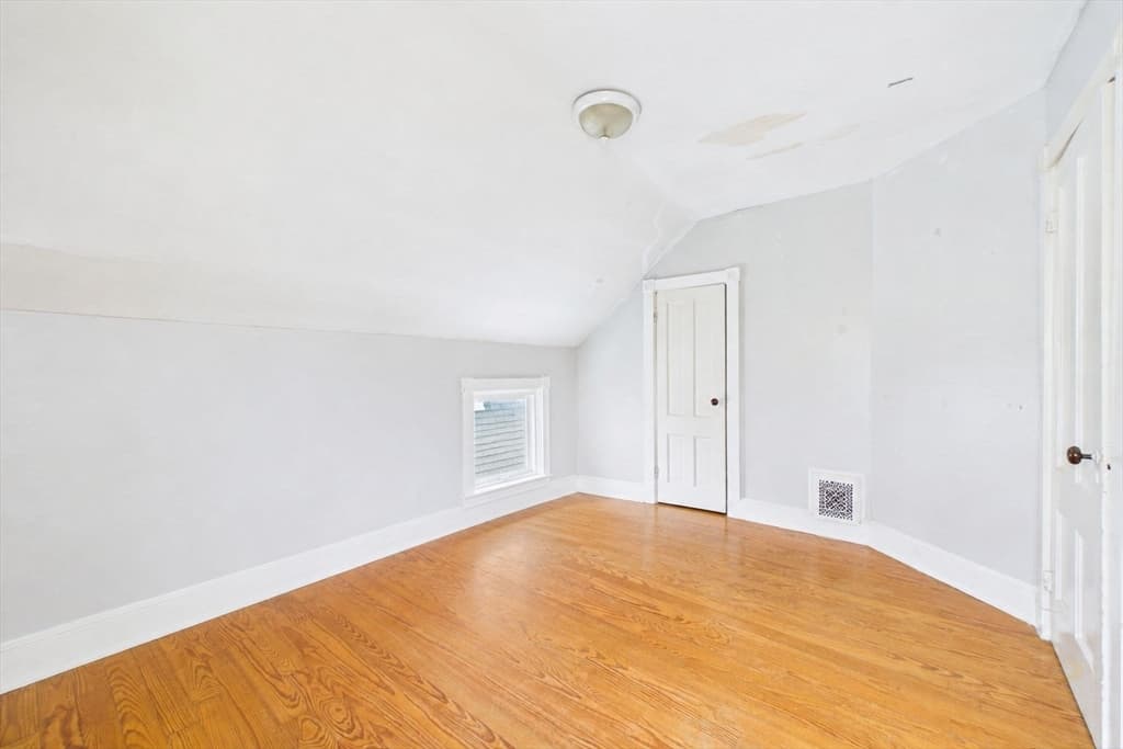 Single Family Residence at 34 Sherman St, New Bedford MA 02740, photo 12 of 19