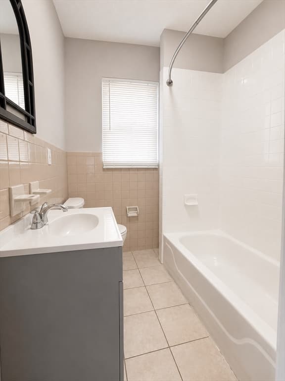 3 Family at 32 Callender St, Boston MA 02124, photo 9 of 13