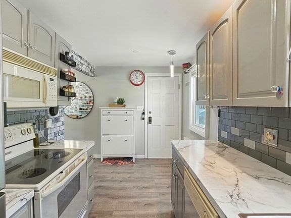 Condominium at 29 Prescott Street # 29, Framingham MA 01702, photo 2 of 2