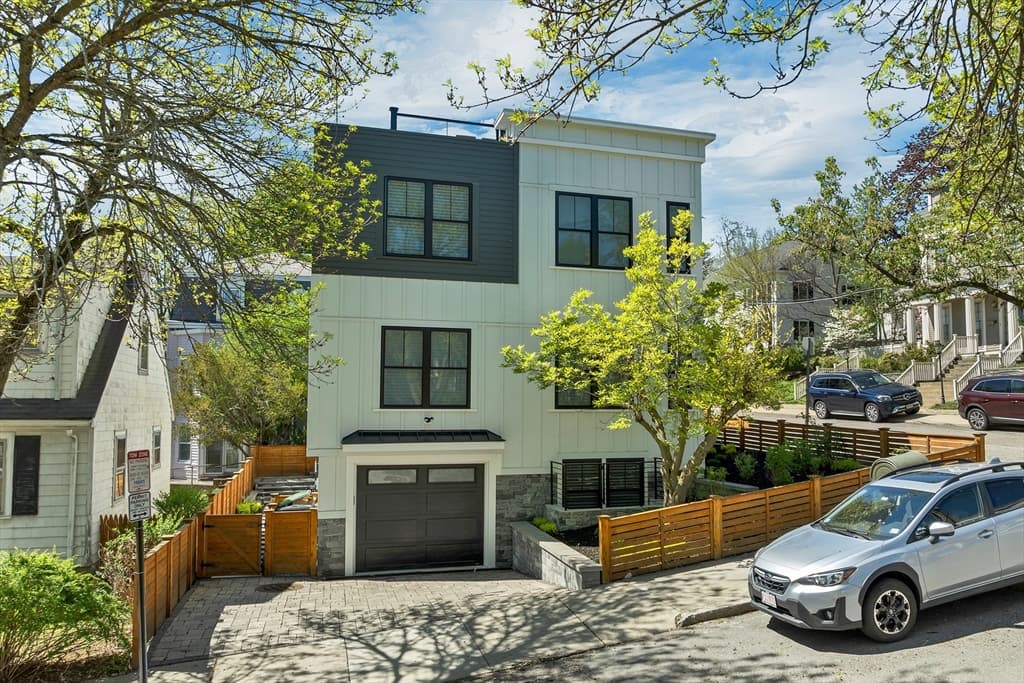 22 Harvard St, Somerville MA 02143 photo 2