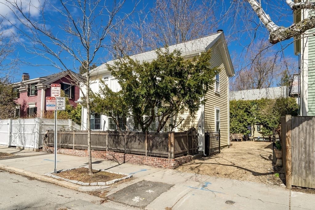 Single Family Residence at 239 Mt Auburn Street, Cambridge MA 02138, Cambridge, photo 15 of 16