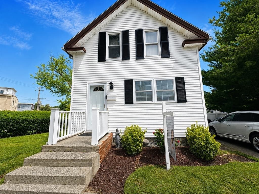 8 Essex St, Swampscott MA 01907