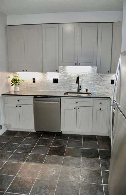 Condominium at 200 Cove Way # 113, Quincy MA 02169, photo 5 of 37