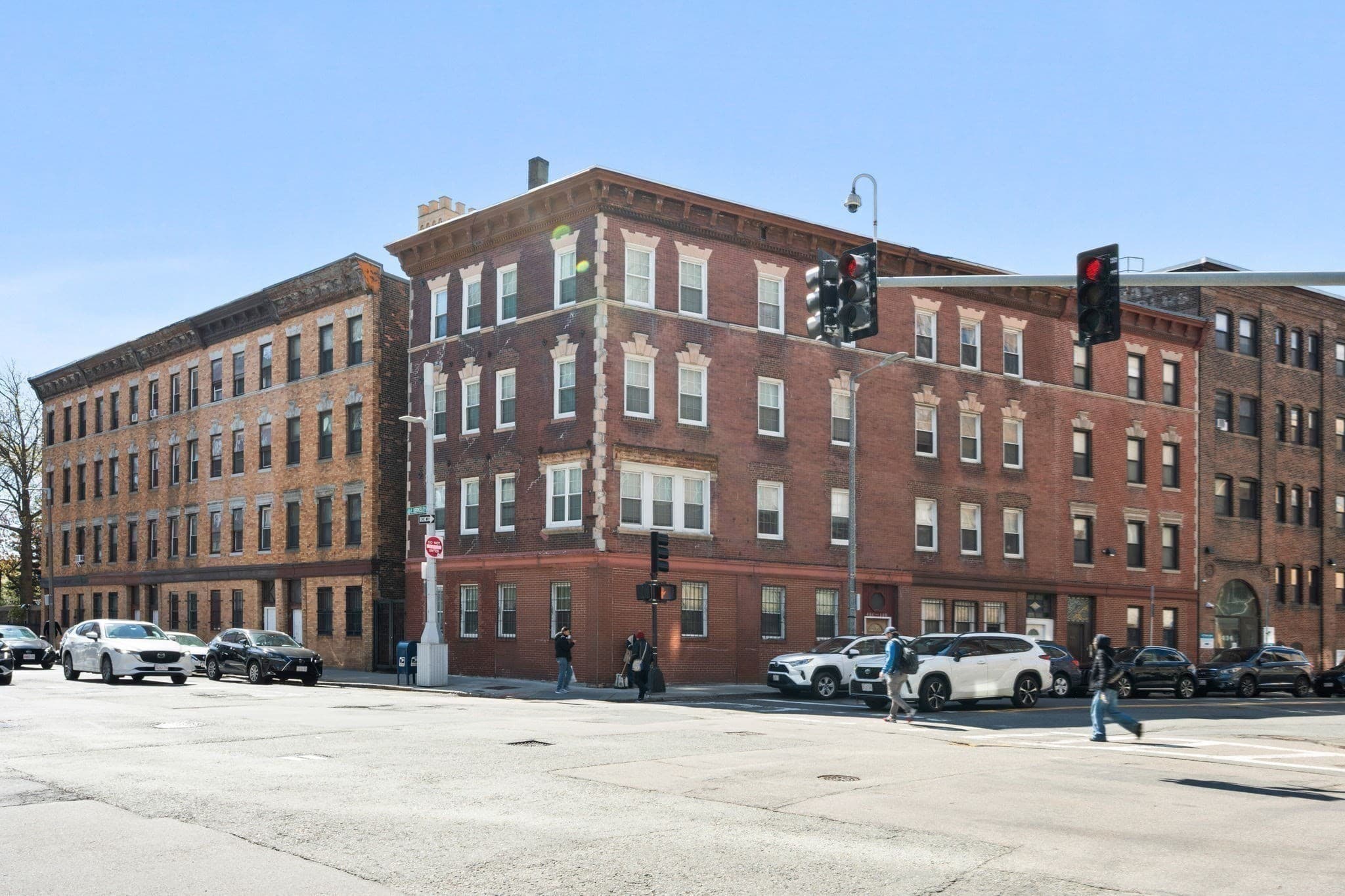 4 Family - 4 Units Up/Down at 410 Harrison Ave, Boston MA 02118, photo 4 of 22