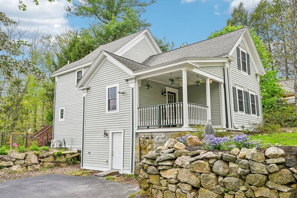 Single Family Residence at 190 Southville Rd, Southborough MA 01772, photo 4 of 34