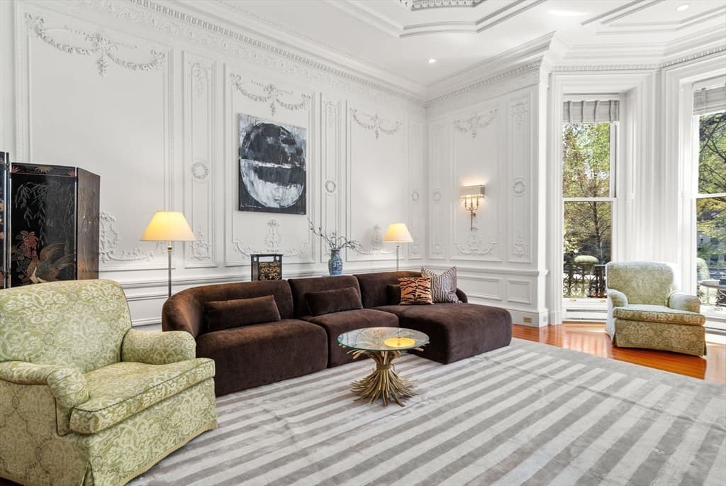 Condominium at 183 Commonwealth Avenue, Boston MA 02116, photo 3 of 18