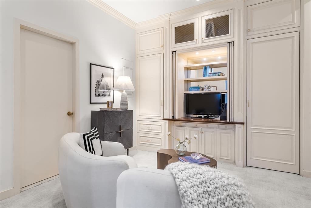 Condominium at 183 Commonwealth Avenue, Boston MA 02116, photo 14 of 18