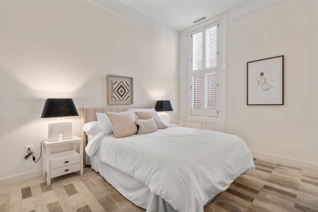 Condominium at 183 Commonwealth Avenue, Boston MA 02116, photo 11 of 18