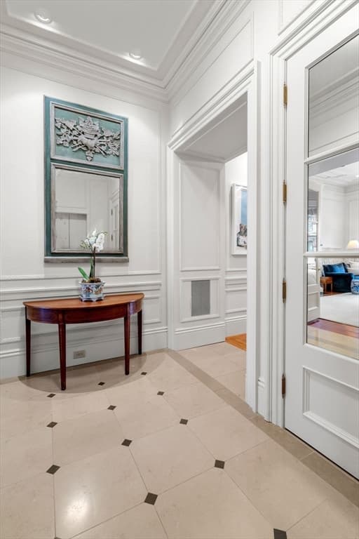Condominium at 183 Commonwealth Avenue, Boston MA 02116, photo 4 of 18