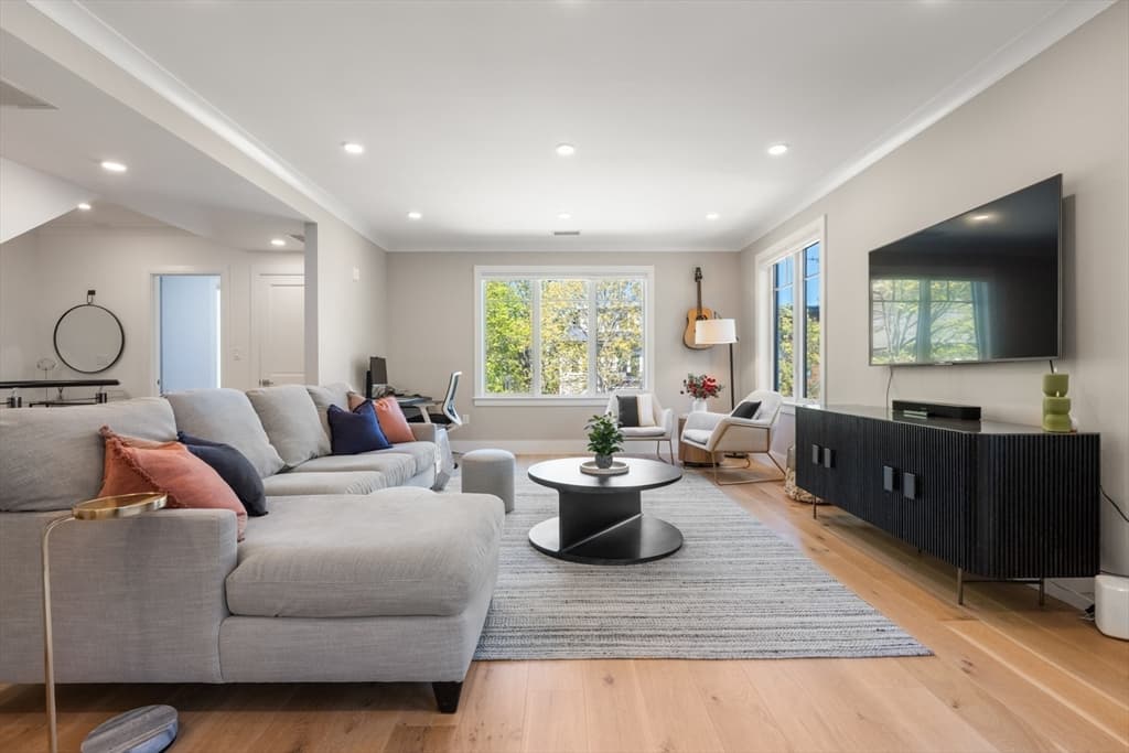 Condominium at 80 Verndale St # 80, Brookline MA 02446, photo 2 of 27