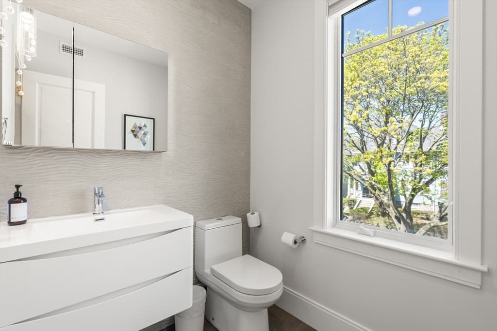 Condominium at 80 Verndale St # 80, Brookline MA 02446, photo 12 of 27