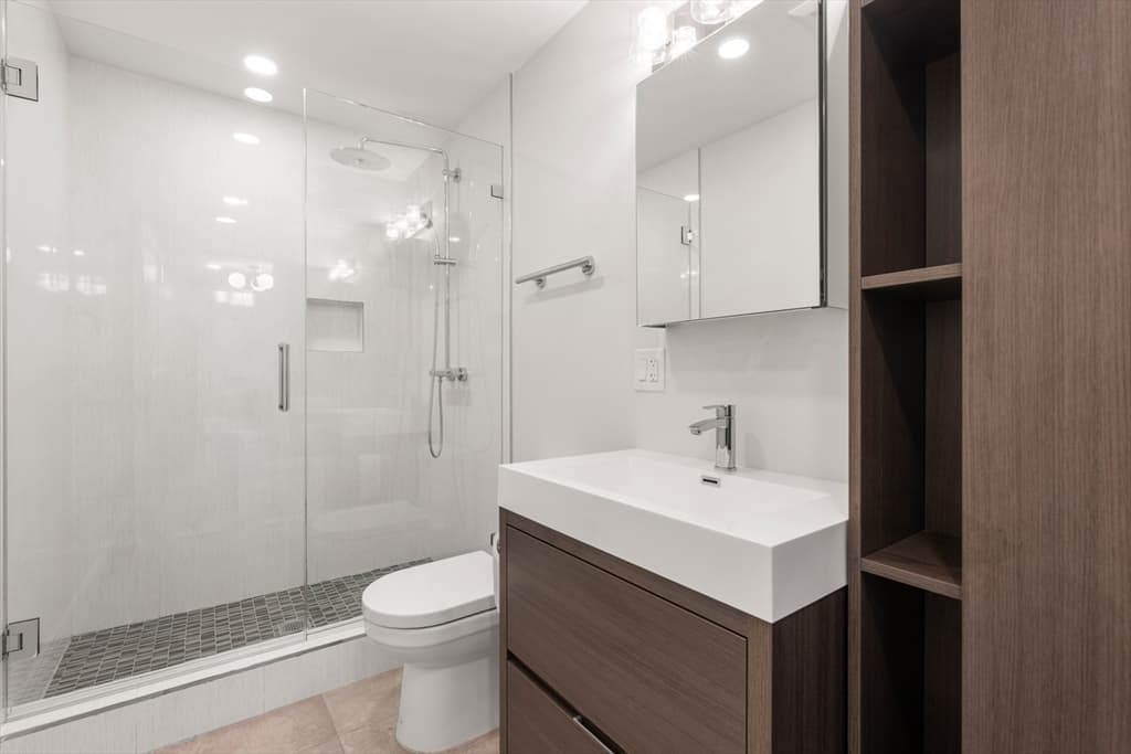Condominium at 80 Verndale St # 80, Brookline MA 02446, photo 19 of 27