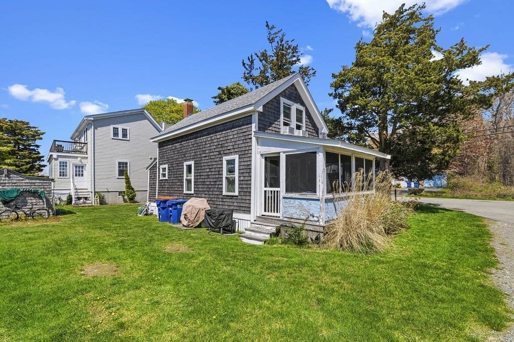 Single Family Residence at 17 Island St, Mattapoisett MA 02739, Mattapoisett, photo 4 of 29