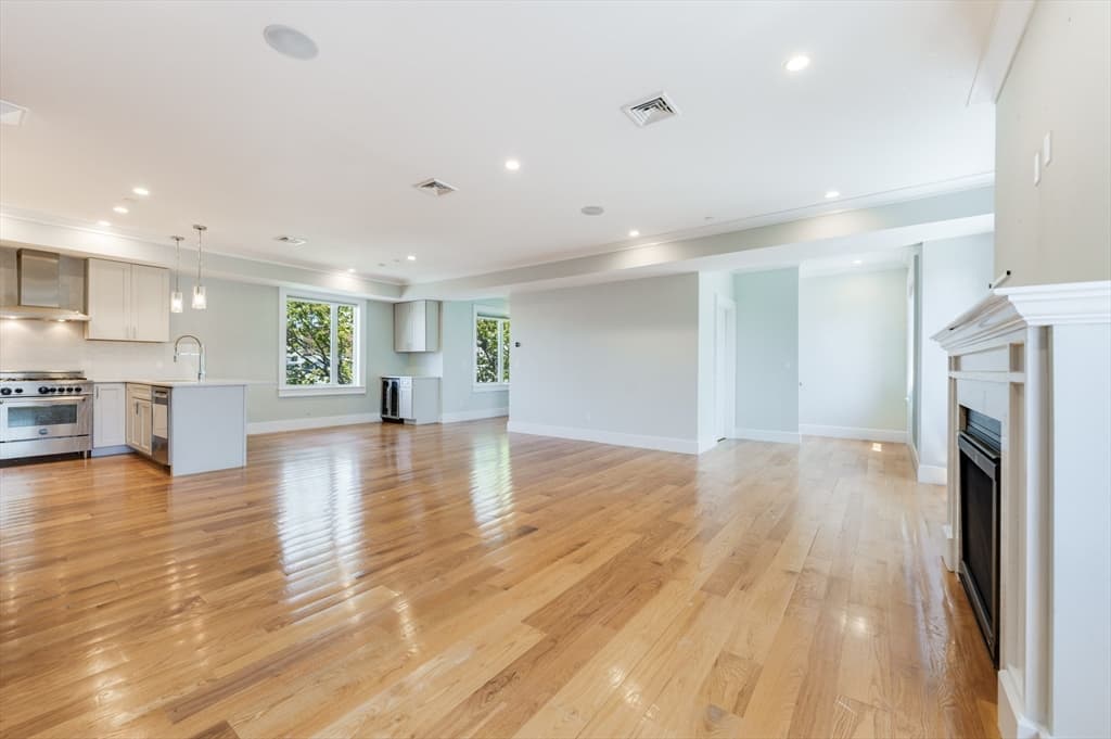 Condominium at 17 Vinton Street # 5, Boston MA 02127, photo 2 of 22