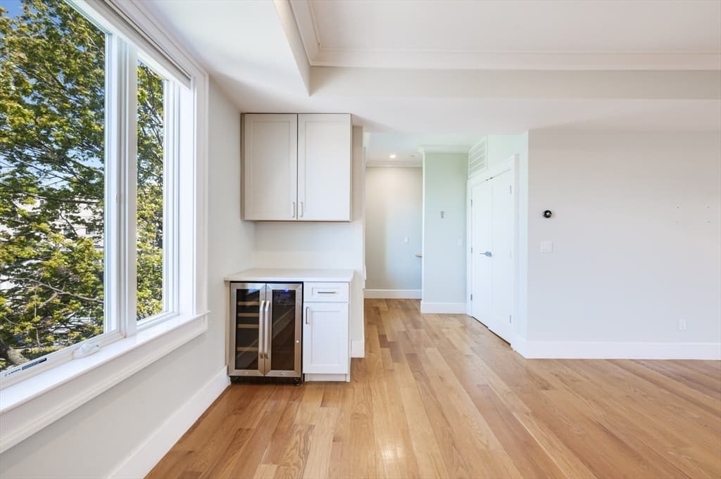 Condominium at 17 Vinton Street # 5, Boston MA 02127, photo 6 of 22