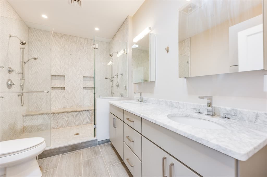 Condominium at 17 Vinton Street # 5, Boston MA 02127, photo 16 of 22
