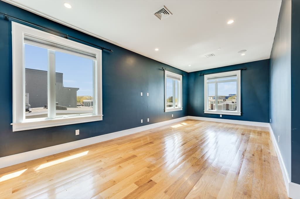 Condominium at 17 Vinton Street # 5, Boston MA 02127, photo 14 of 22