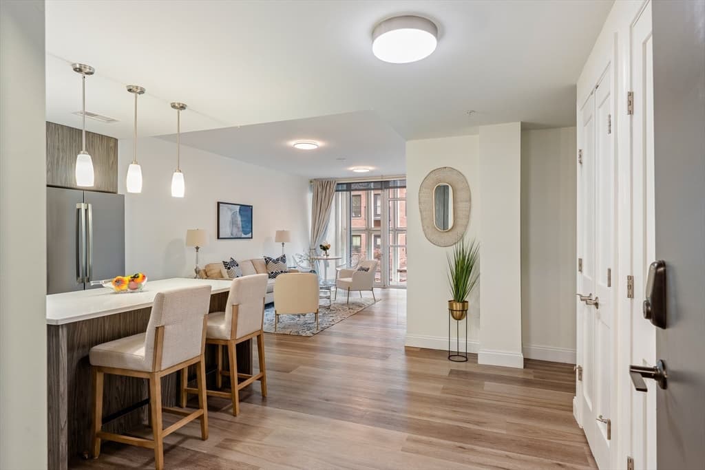 771 Harrison Ave # 304, Boston MA 02118