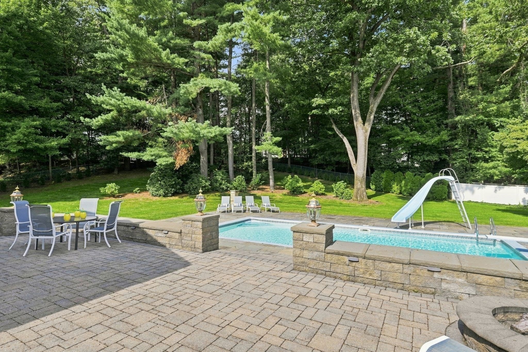 Single Family Residence at 186 Tanglewood Drive, Longmeadow MA 01106, photo 7 of 42