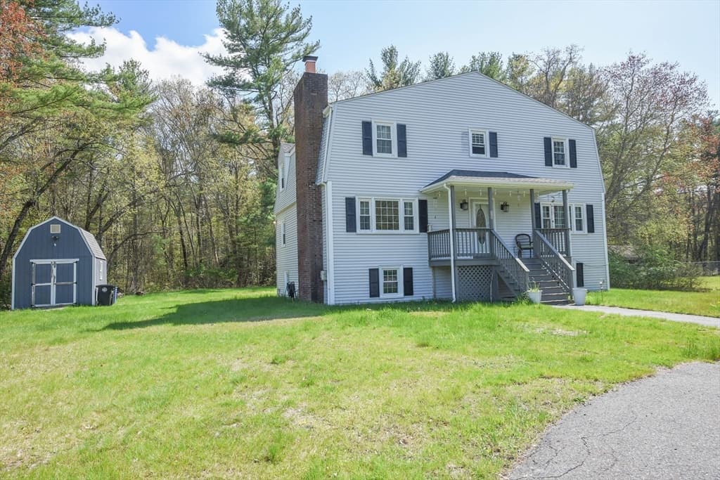325 River Street, Halifax MA 02338