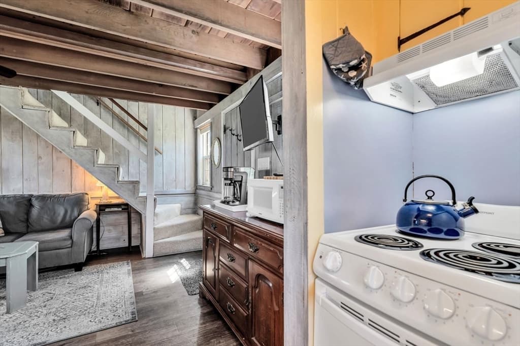 12 Vanduzer Rd # 8, Barnstable MA 02630 photo 11
