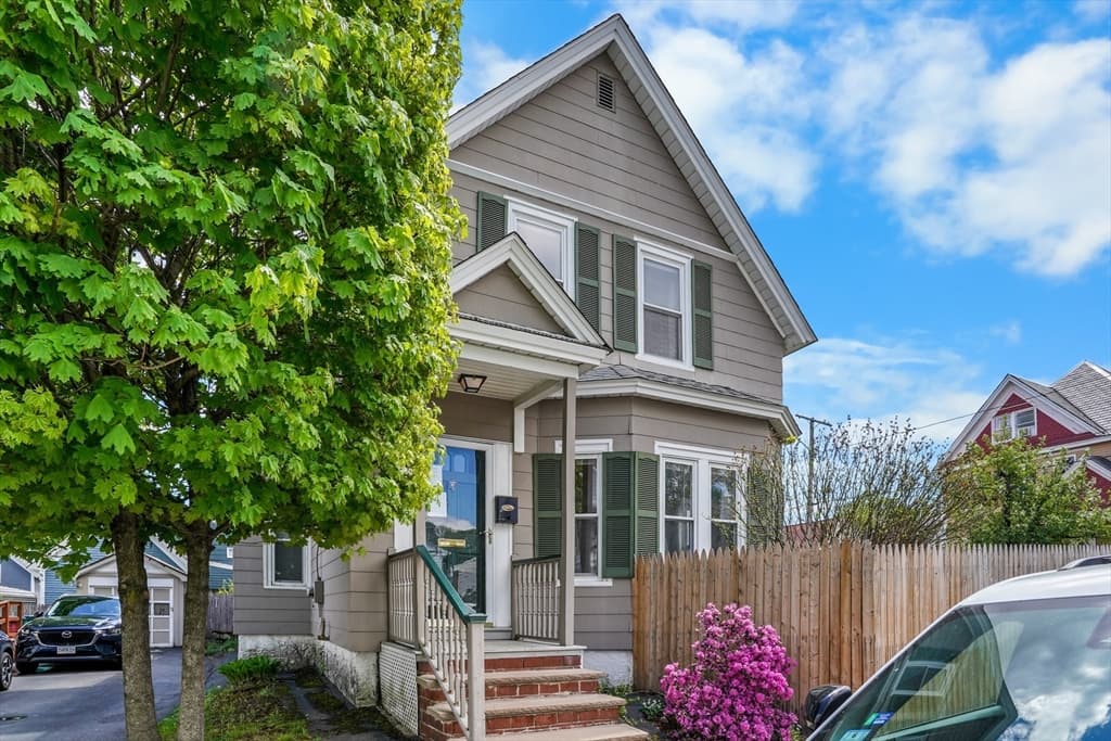 122 S Walker St, Lowell MA 01851 photo 2