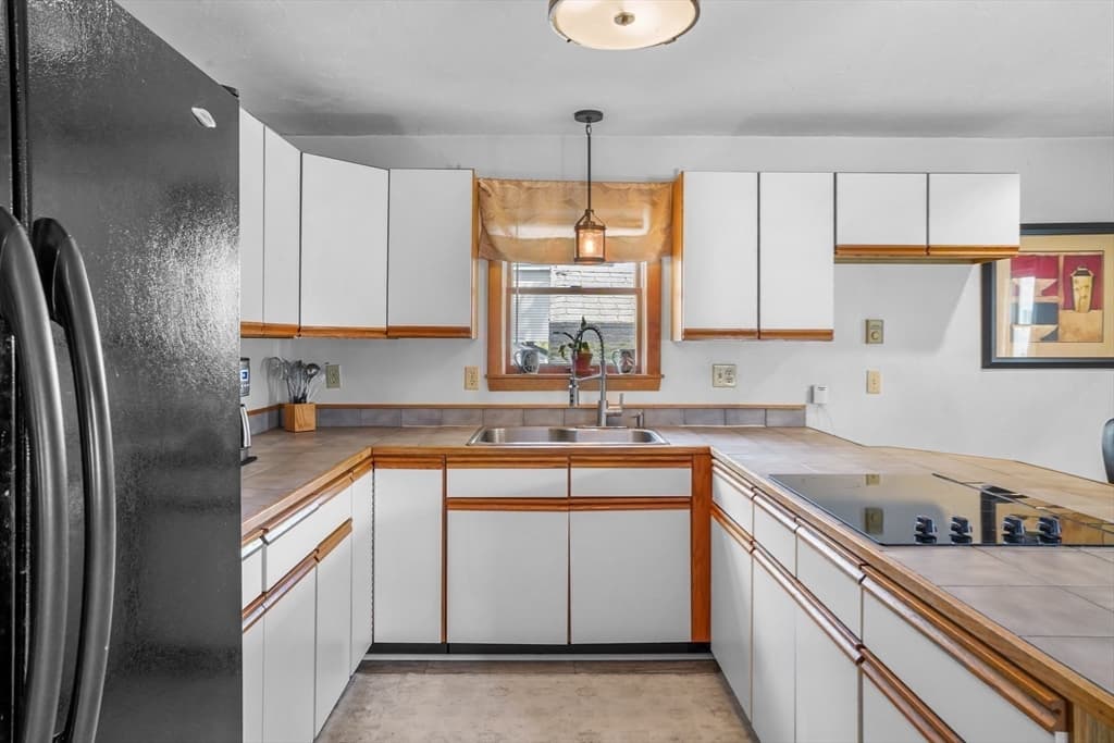 122 S Walker St, Lowell MA 01851 photo 34