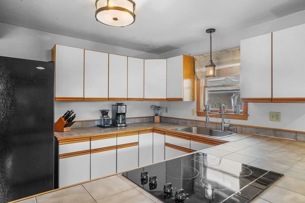122 S Walker St, Lowell MA 01851 photo 35
