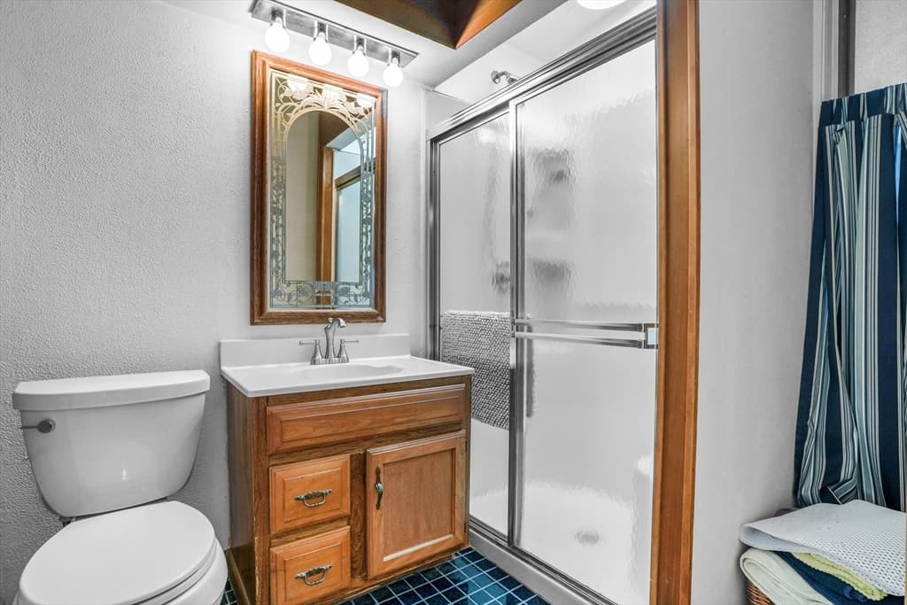 122 S Walker St, Lowell MA 01851 photo 27