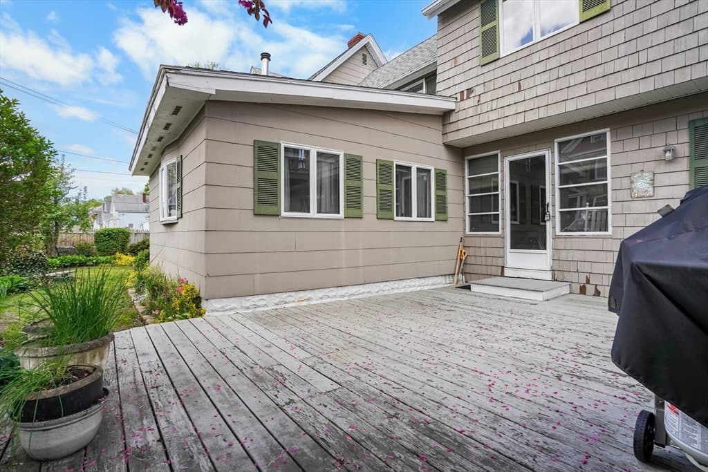 122 S Walker St, Lowell MA 01851 photo 38