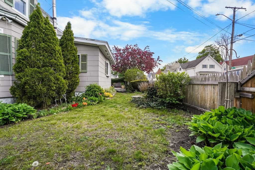 122 S Walker St, Lowell MA 01851 photo 41