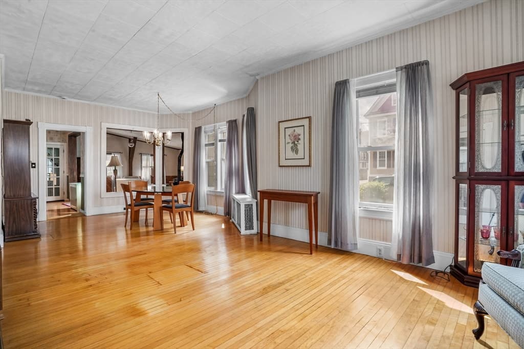 122 S Walker St, Lowell MA 01851 photo 11