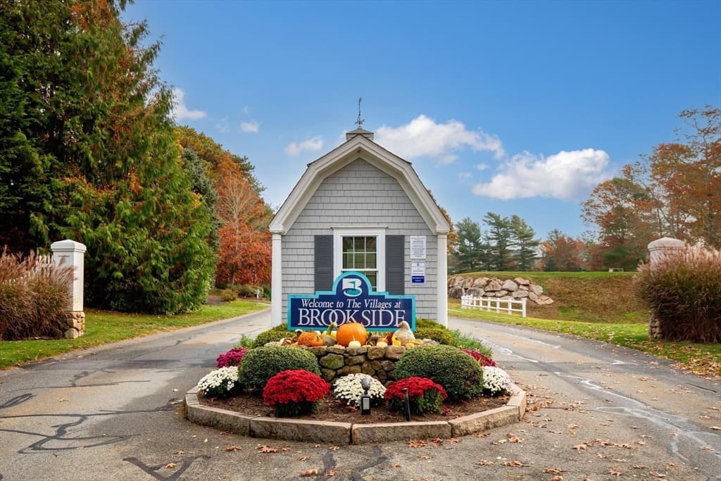 13 Laurel Hill Ct # 13, Bourne MA 02532 photo 3