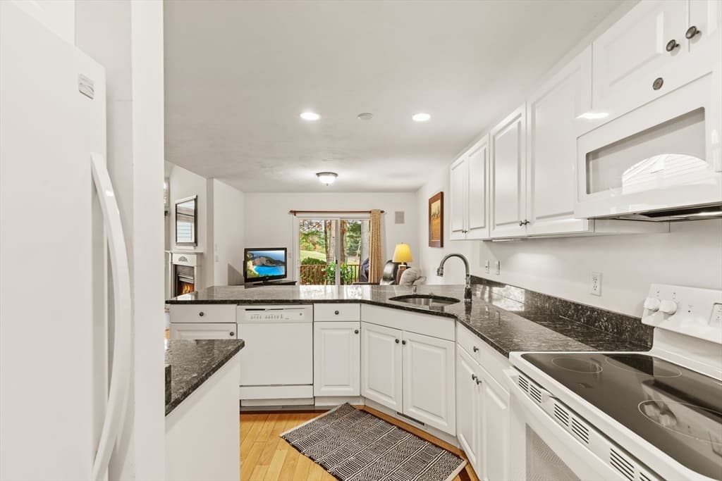13 Laurel Hill Ct # 13, Bourne MA 02532 photo 30