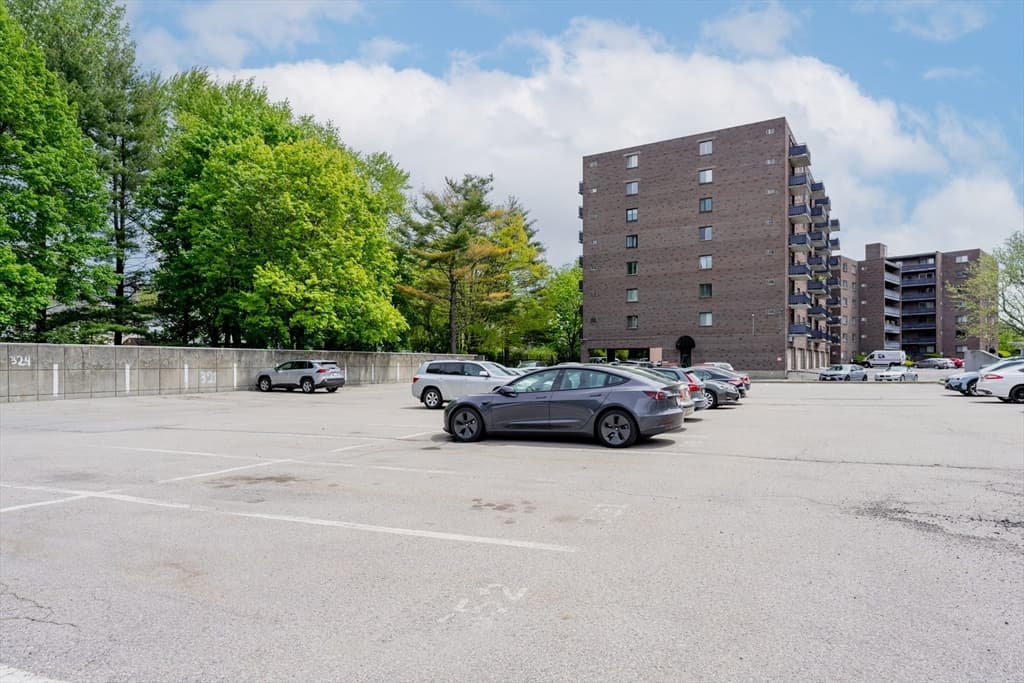 Condominium at 32 Whites Ave, Watertown MA 02472, Watertown, photo 16 of 17