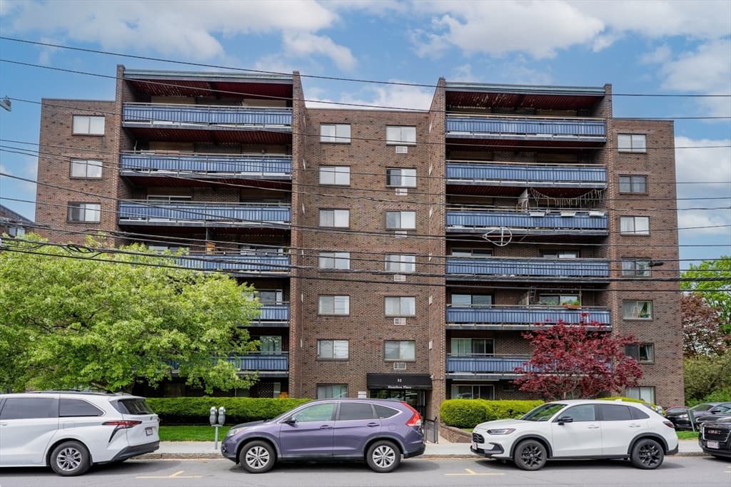 32 Whites Ave, Watertown MA 02472