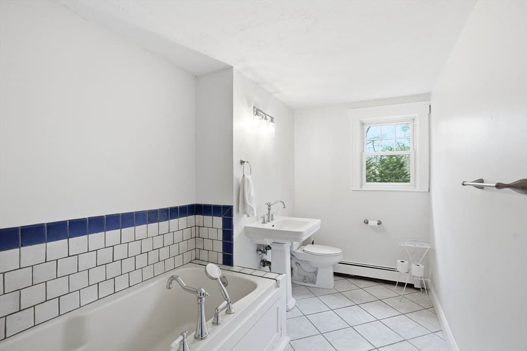 Single Family Residence at 47 Tanglewood Dr, Scituate MA 02066, photo 13 of 28