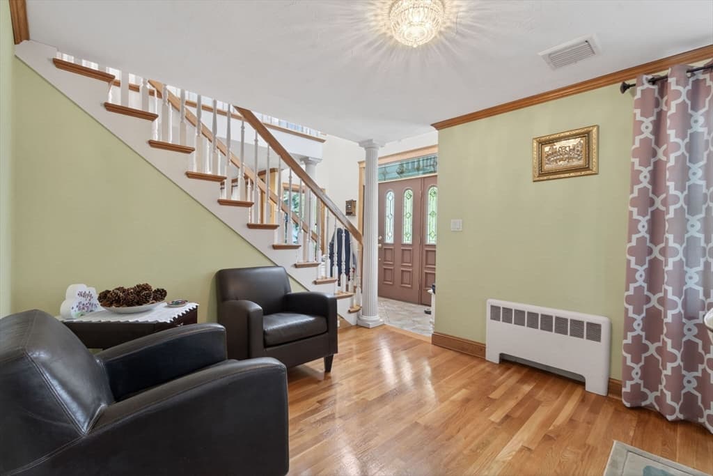 Single Family Residence at 8 Hawthorne St, Watertown MA 02472, photo 9 of 38