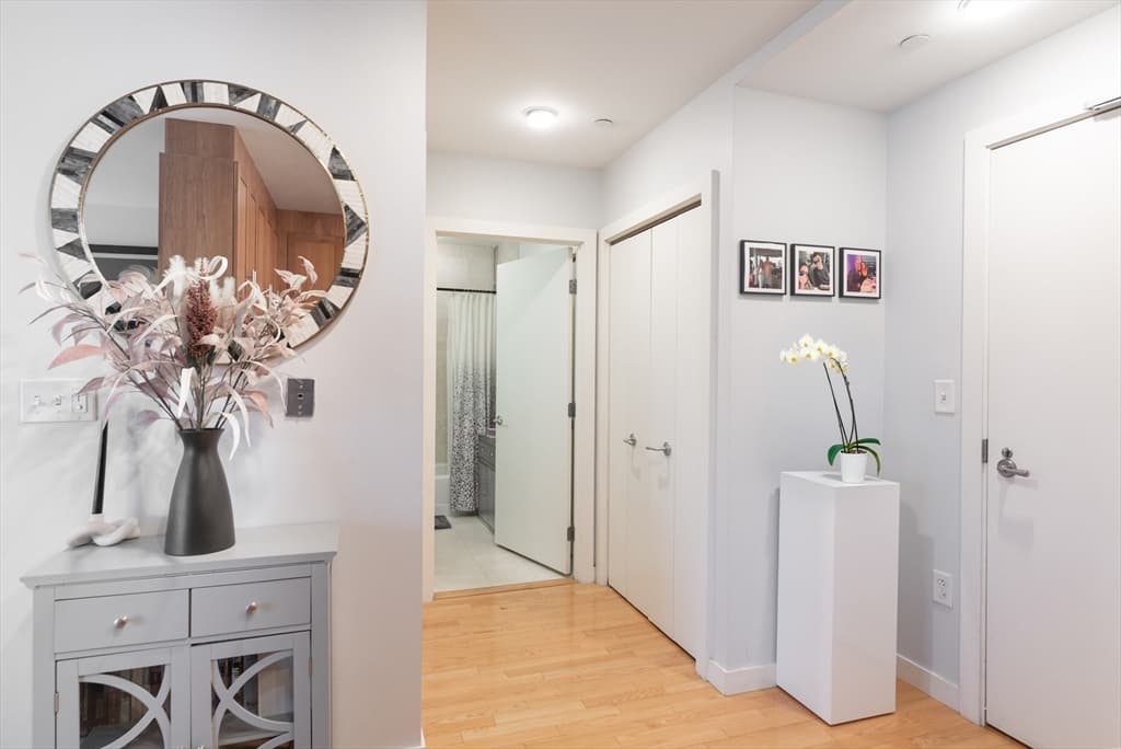 Condominium at 80 Broad St # 706, Boston MA 02110, photo 6 of 14