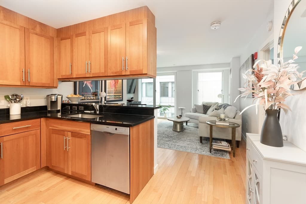 Condominium at 80 Broad St # 706, Boston MA 02110, photo 4 of 14