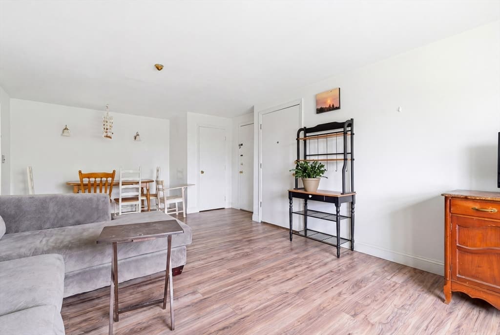 Condominium at 2 Tara Dr # 11, Weymouth MA 02188, Weymouth, photo 3 of 9