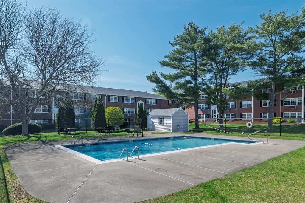 Condominium at 2 Tara Dr # 11, Weymouth MA 02188, Weymouth, photo 8 of 9