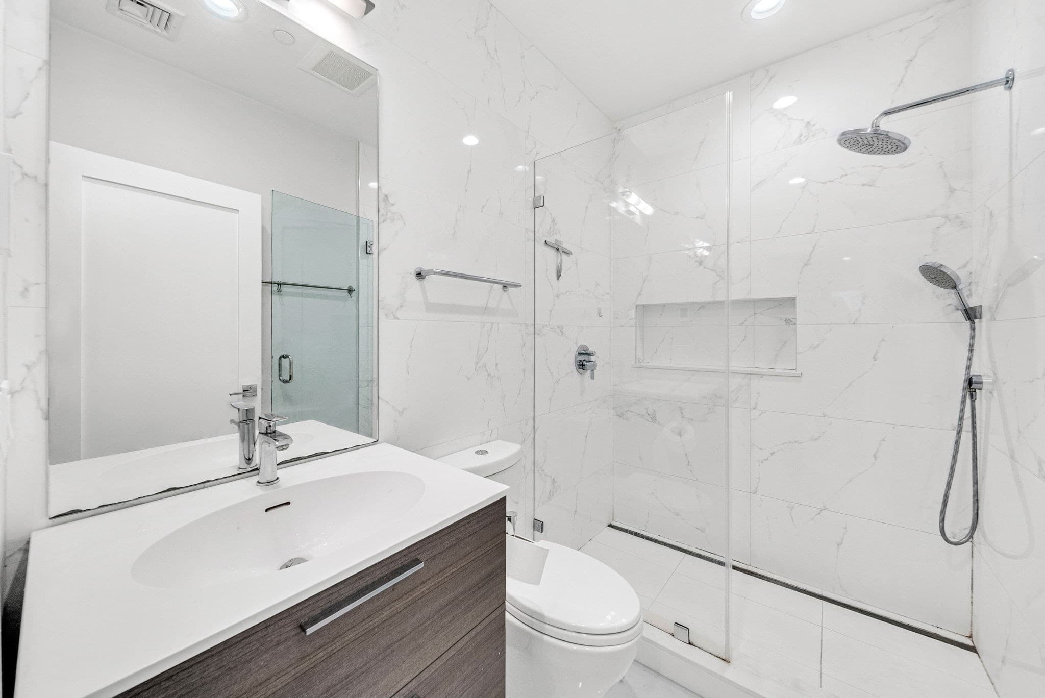 Condominium at 39 A # 12, Boston MA 02127, photo 11 of 17