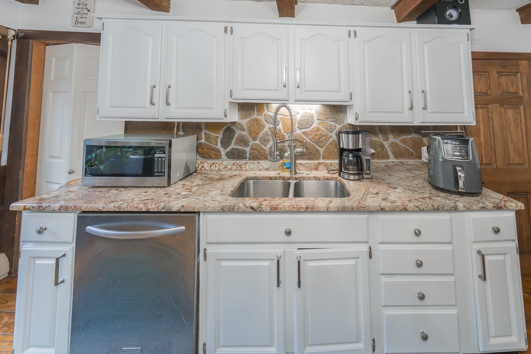 Single Family Residence at 257 Ashby State Rd, Fitchburg MA 01420, photo 8 of 30