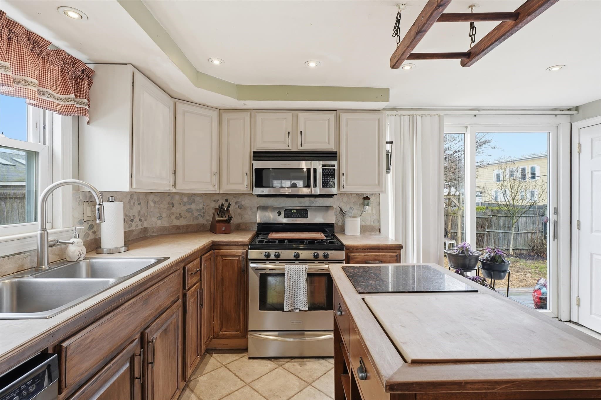 Single Family Residence at 9 Saunders Road, Lynn MA 01904, Lynn, photo 12 of 40